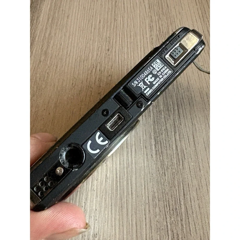 Casio Exilim EX-S10A 10.1MP Digital Camera w/ Battery Black - Tested/Works